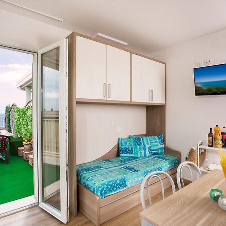 Beach Residence Gabicce Mare Exterior photo