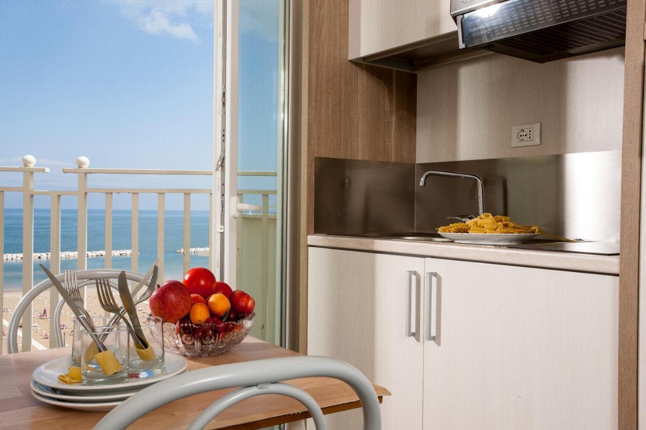 Beach Residence Gabicce Mare Exterior photo