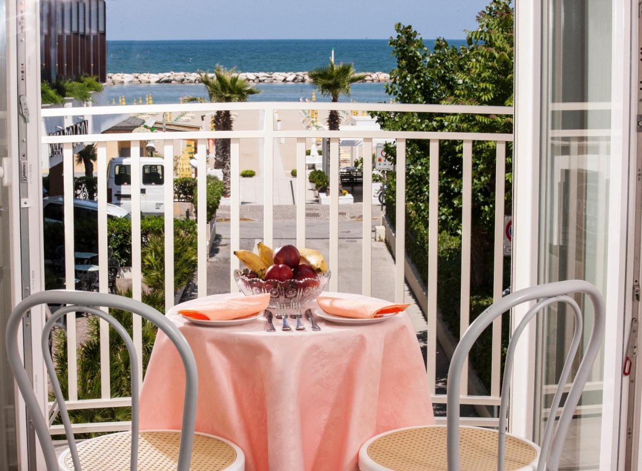 Beach Residence Gabicce Mare Exterior photo